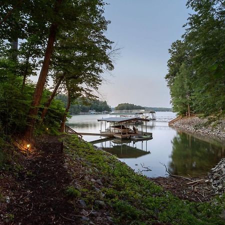 Lanier Landing - Private Dock Hot Tub Game Room غينسفيل المظهر الخارجي الصورة