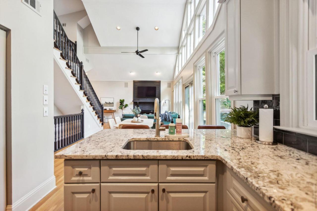 Lanier Landing - Private Dock Hot Tub Game Room غينسفيل المظهر الخارجي الصورة